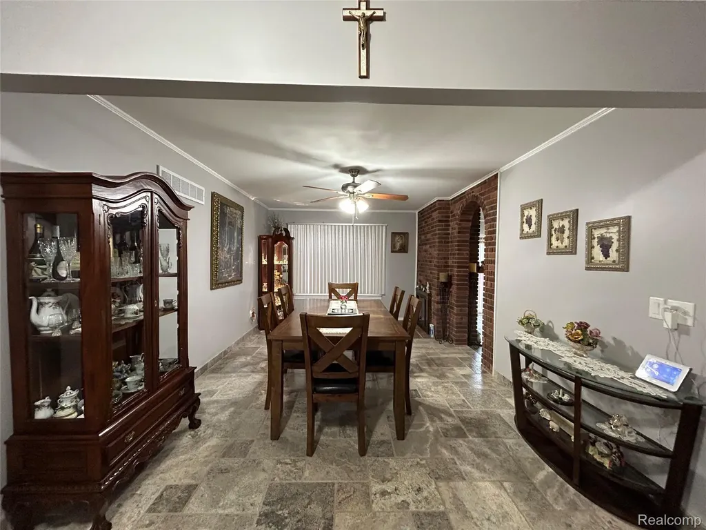 46721 Peach Grove Macomb Township MI 48044