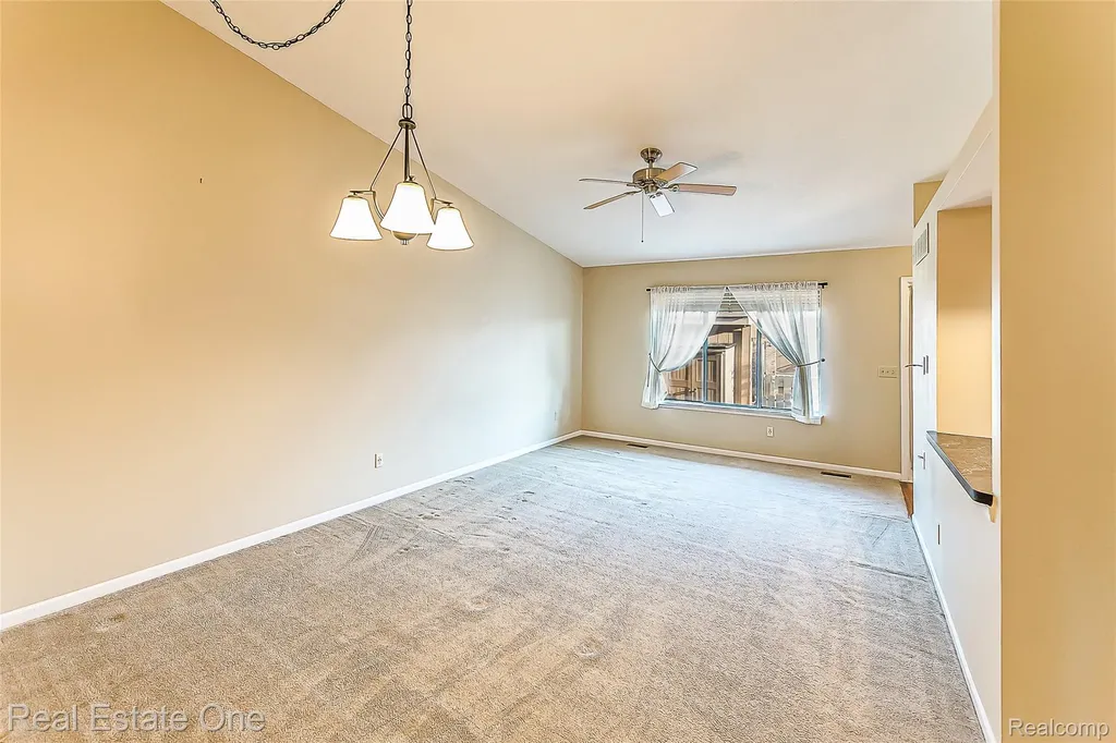 61960 Arlington South Lyon City MI 48178