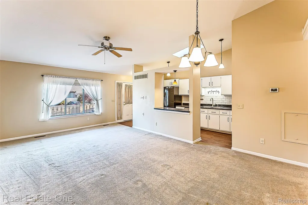 61960 Arlington South Lyon City MI 48178