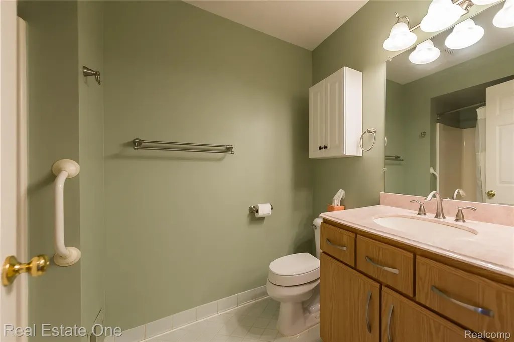 61960 Arlington South Lyon City MI 48178