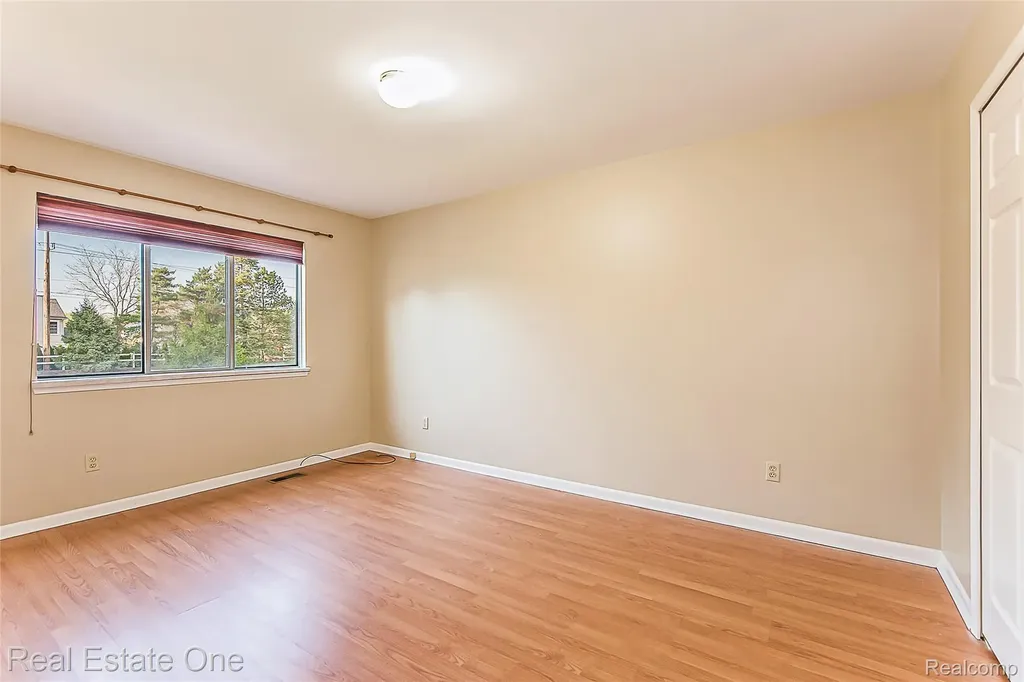 61960 Arlington South Lyon City MI 48178