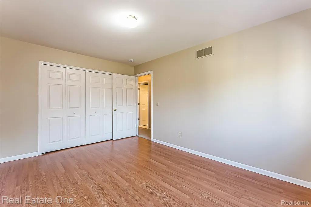 61960 Arlington South Lyon City MI 48178