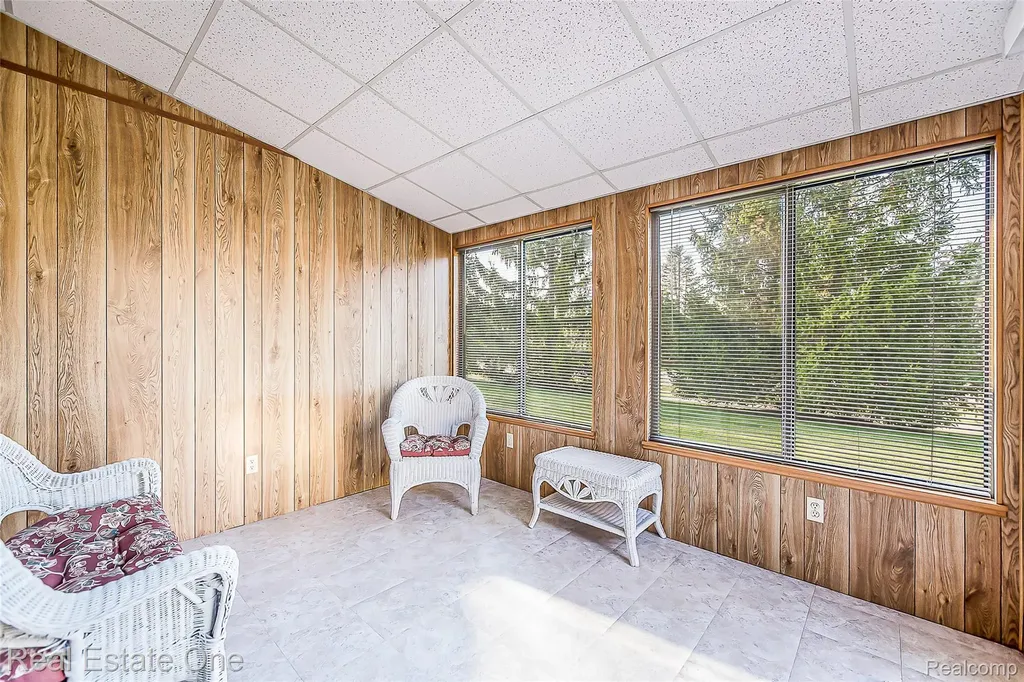 61960 Arlington South Lyon City MI 48178