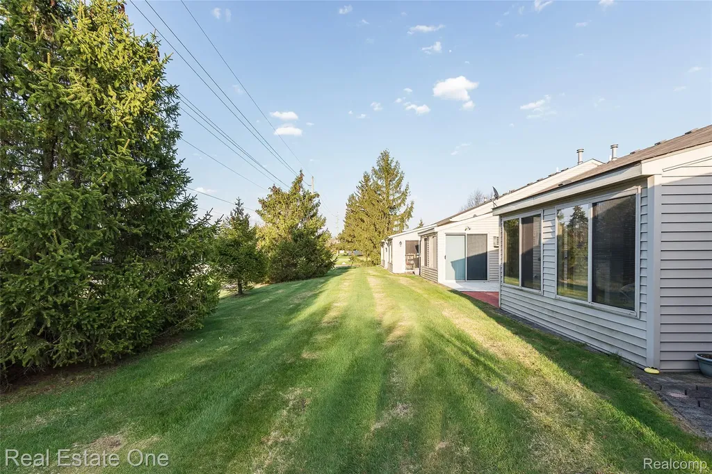 61960 Arlington South Lyon City MI 48178