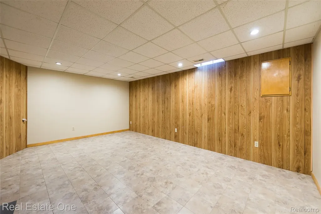 61960 Arlington South Lyon City MI 48178