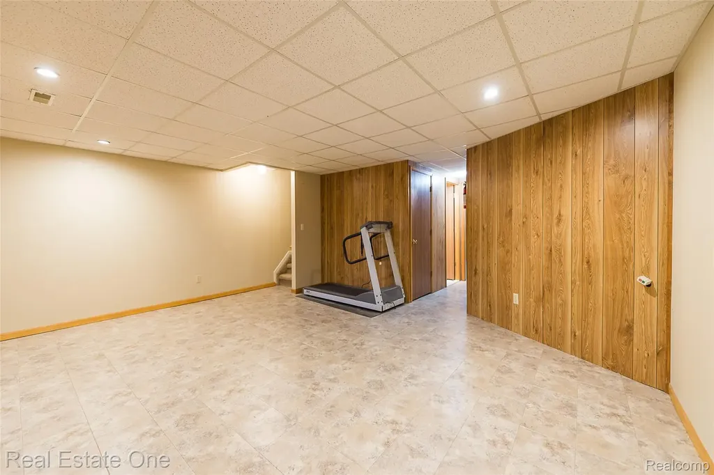 61960 Arlington South Lyon City MI 48178