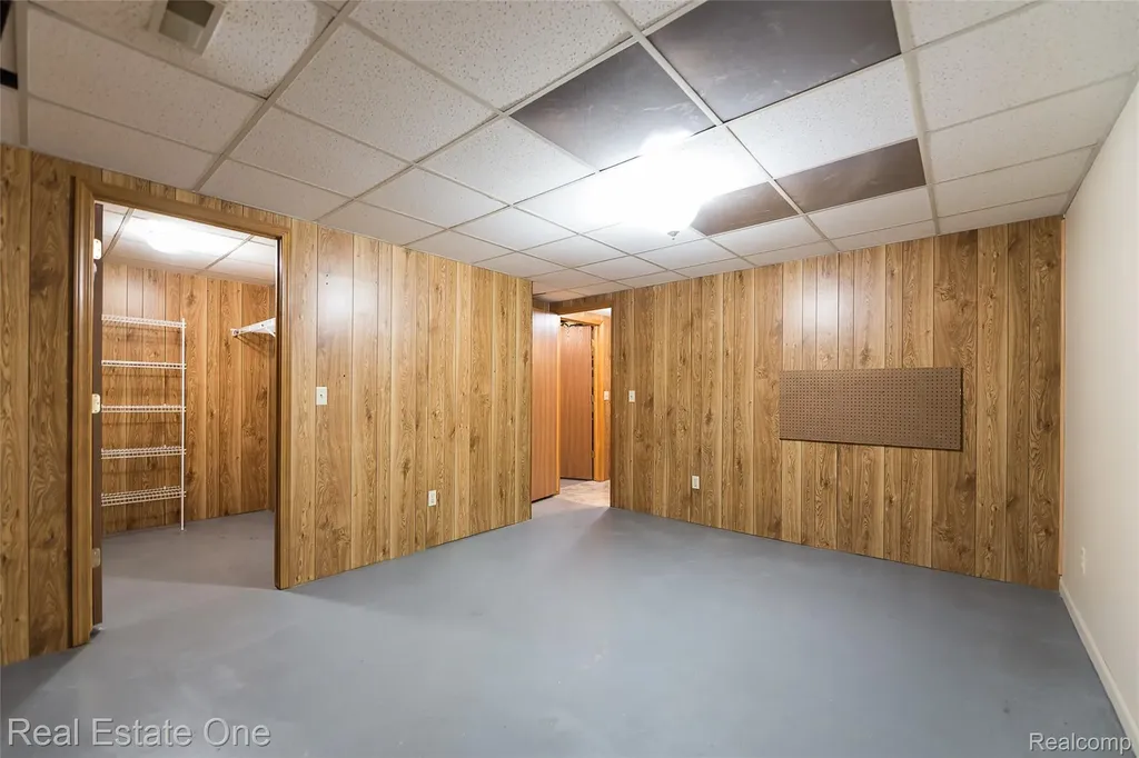61960 Arlington South Lyon City MI 48178