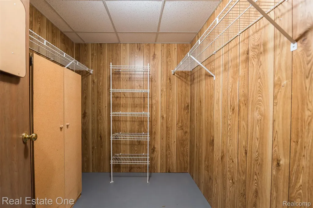 61960 Arlington South Lyon City MI 48178