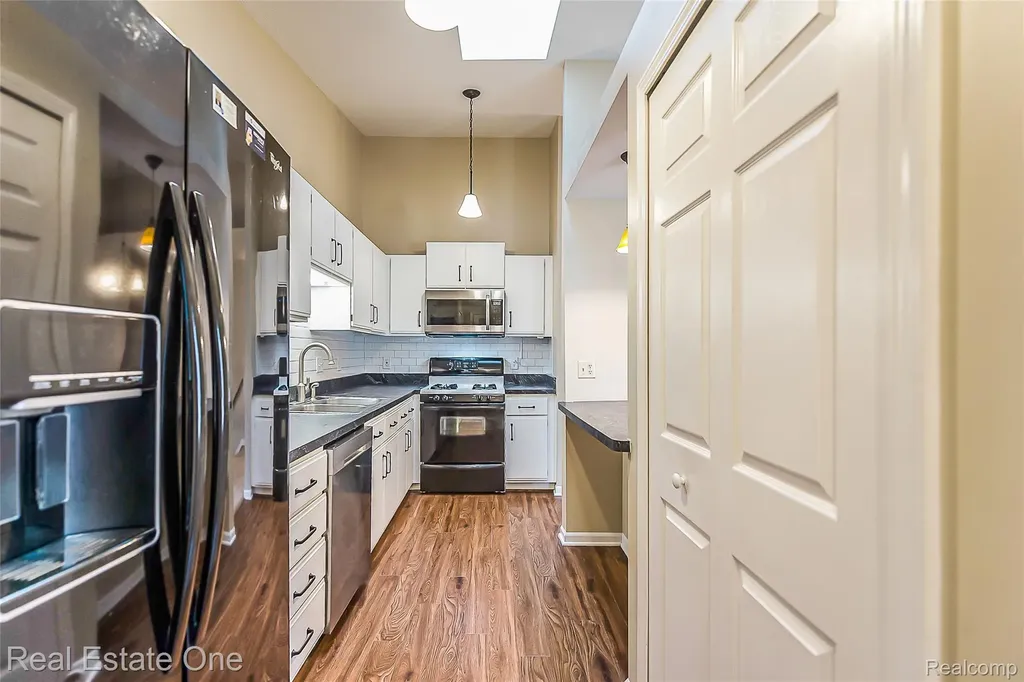 61960 Arlington South Lyon City MI 48178