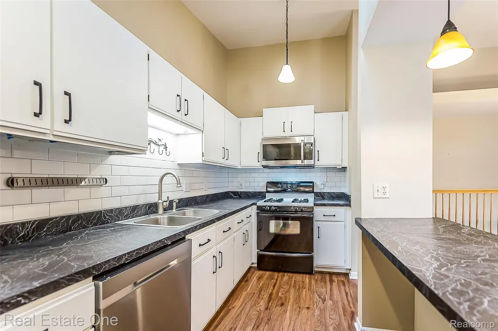 61960 Arlington South Lyon City MI 48178