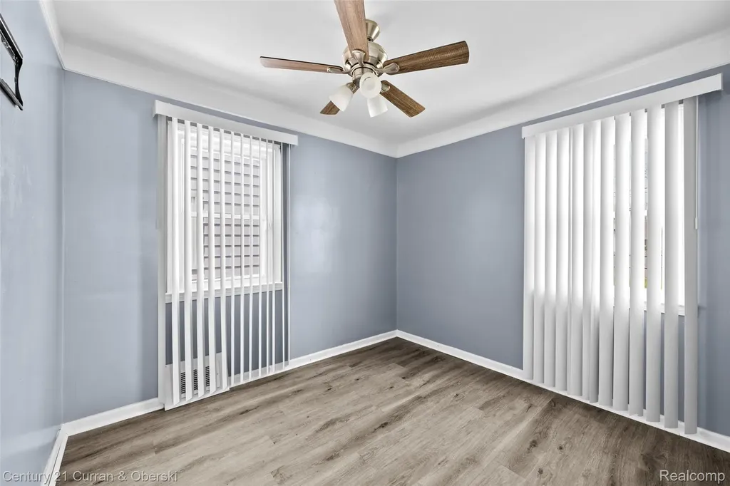 2324 Minnie Street Lincoln Park City MI 48146
