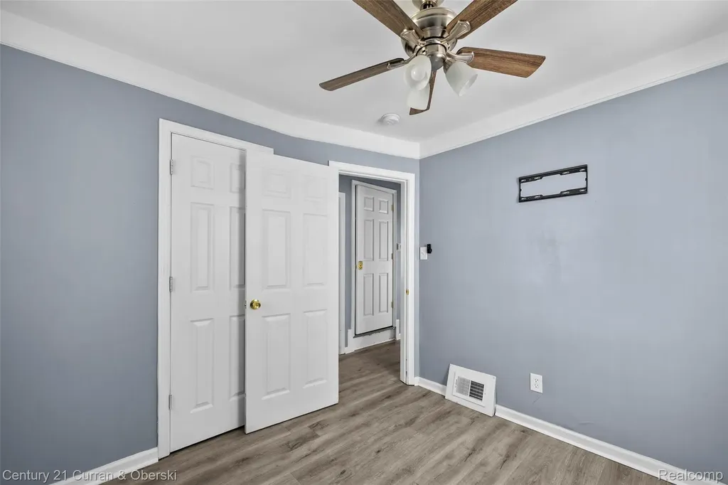 2324 Minnie Street Lincoln Park City MI 48146