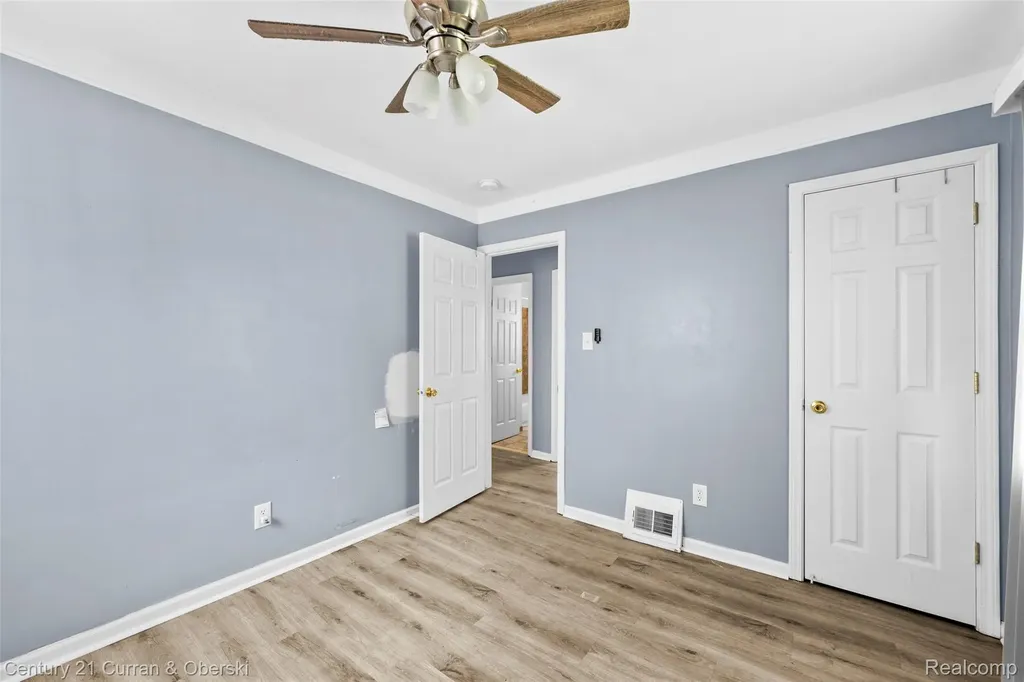2324 Minnie Street Lincoln Park City MI 48146