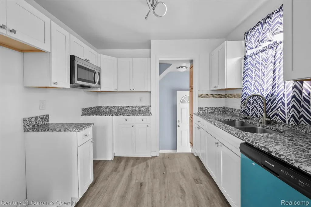 2324 Minnie Street Lincoln Park City MI 48146