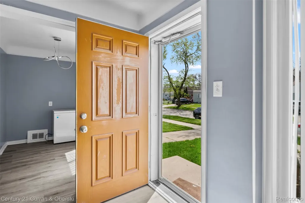 2324 Minnie Street Lincoln Park City MI 48146