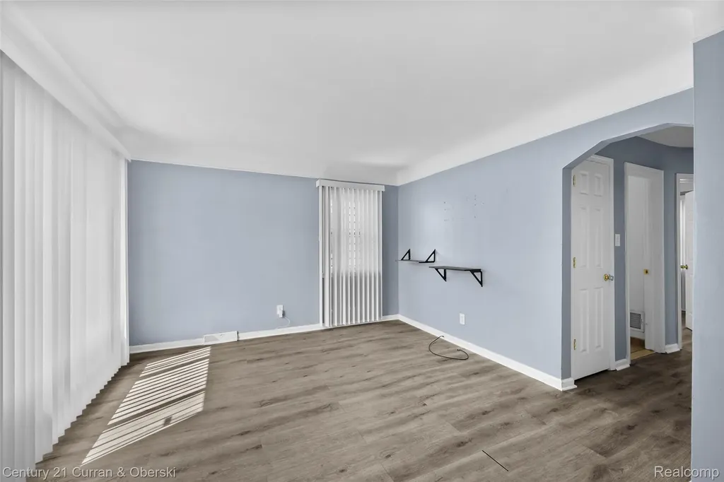2324 Minnie Street Lincoln Park City MI 48146