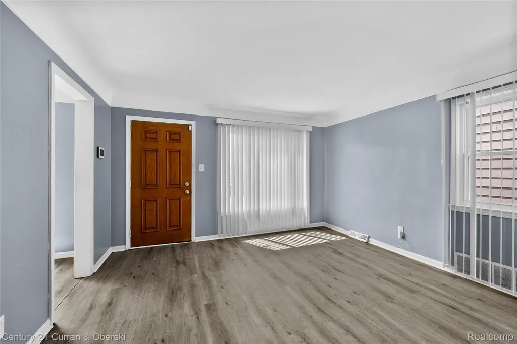 2324 Minnie Street Lincoln Park City MI 48146