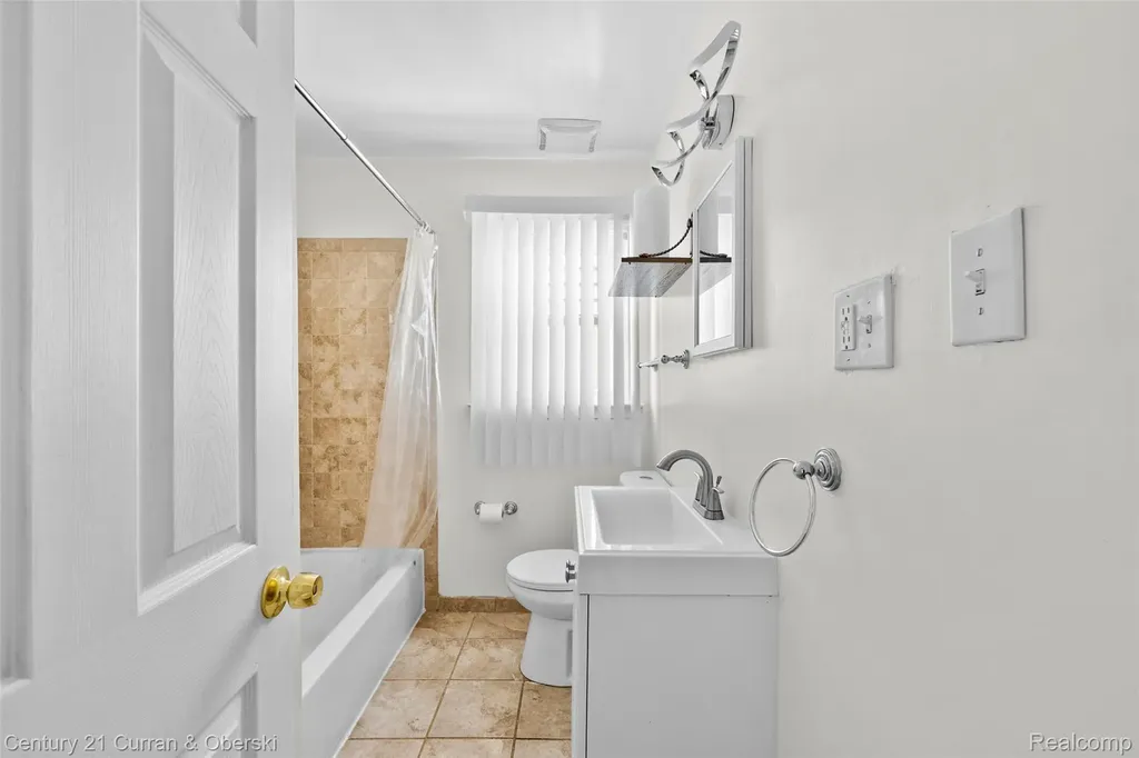 2324 Minnie Street Lincoln Park City MI 48146