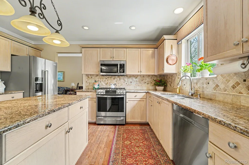 23939 Stony Creek Drive Farmington Hills City MI 48336