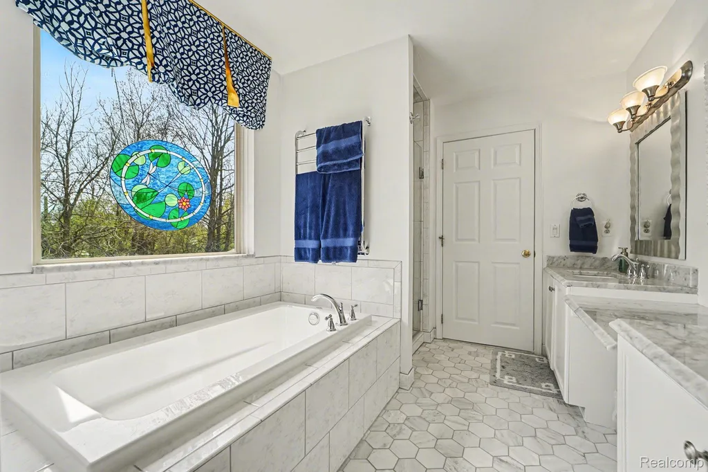 23939 Stony Creek Drive Farmington Hills City MI 48336