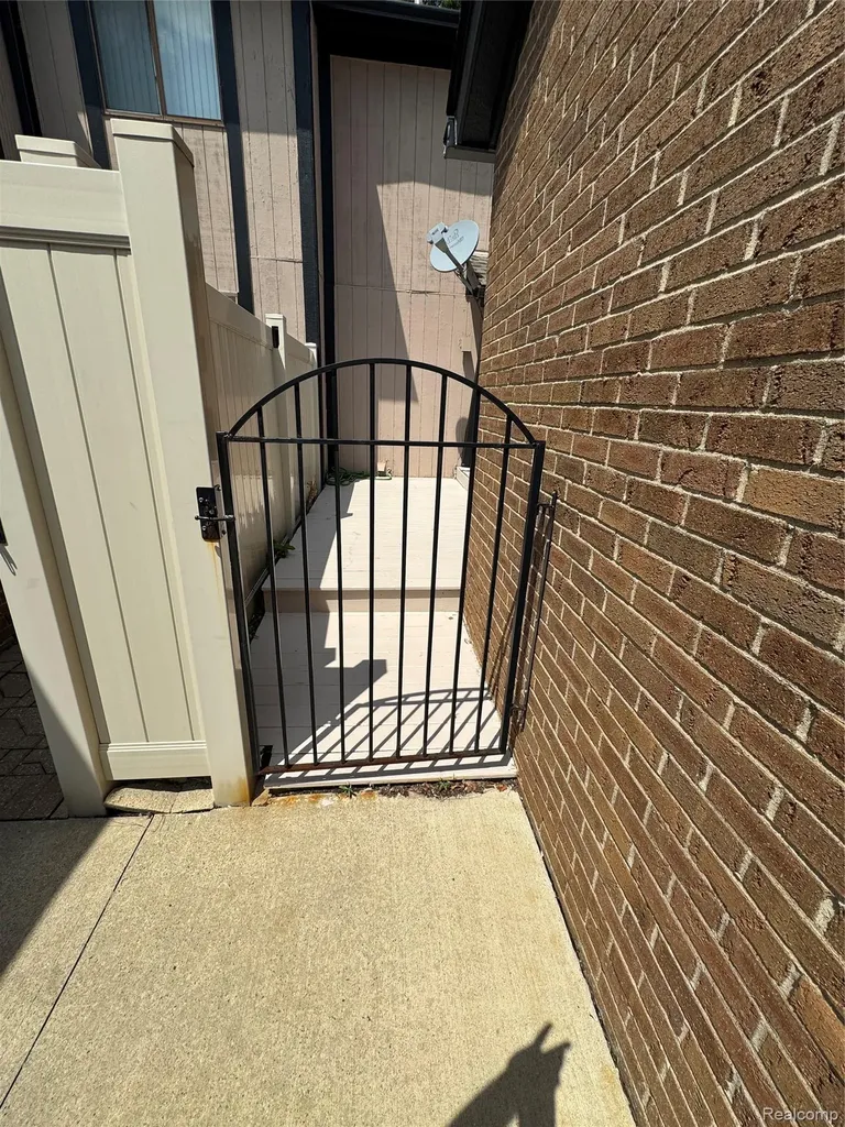 5216 Brett Court West Bloomfield Charter Township MI 48322