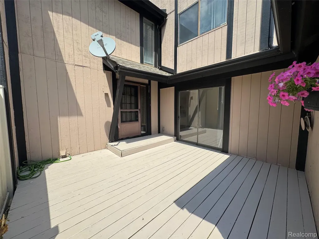 5216 Brett Court West Bloomfield Charter Township MI 48322