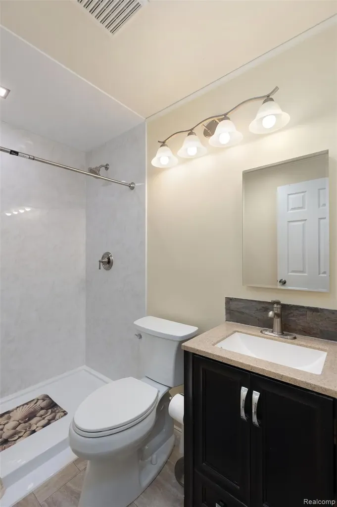 2343 Huff Place Highland Charter Township MI 48356