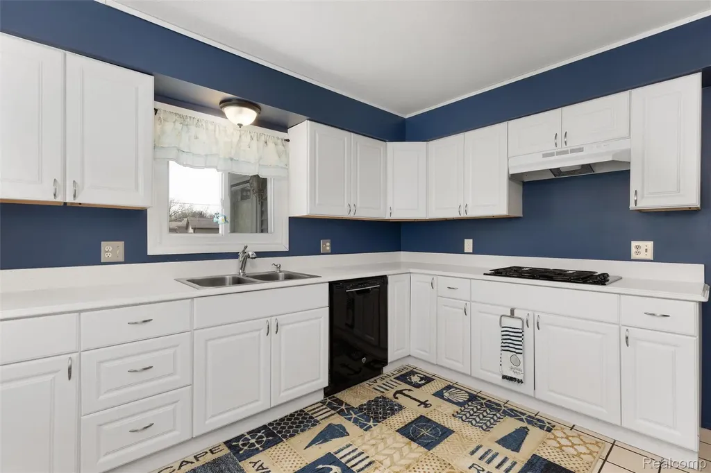 2343 Huff Place Highland Charter Township MI 48356