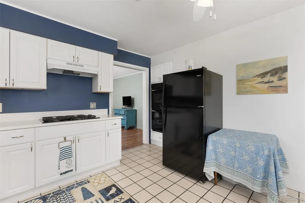 2343 Huff Place Highland Charter Township MI 48356