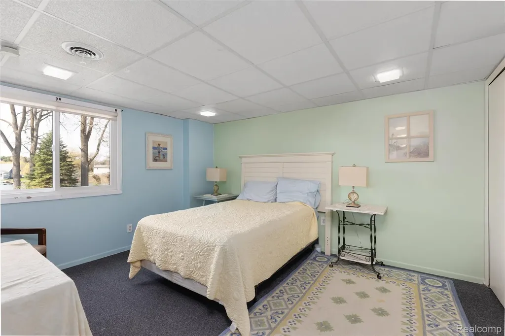 2343 Huff Place Highland Charter Township MI 48356