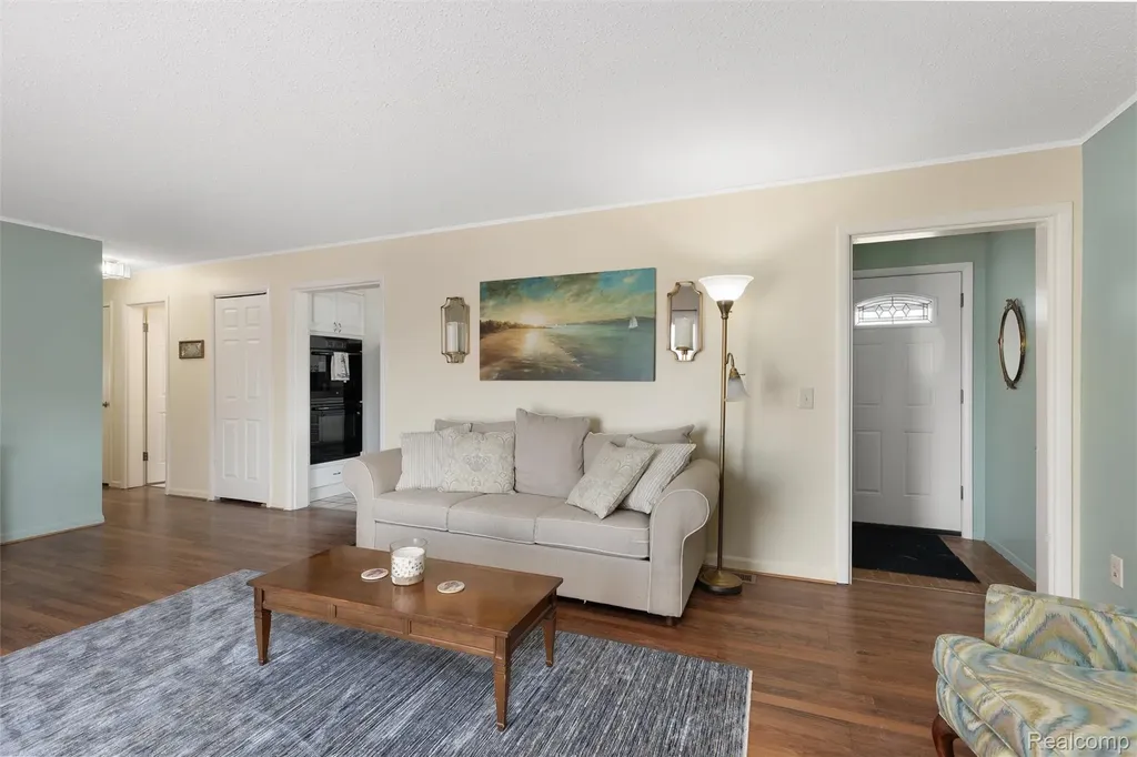 2343 Huff Place Highland Charter Township MI 48356