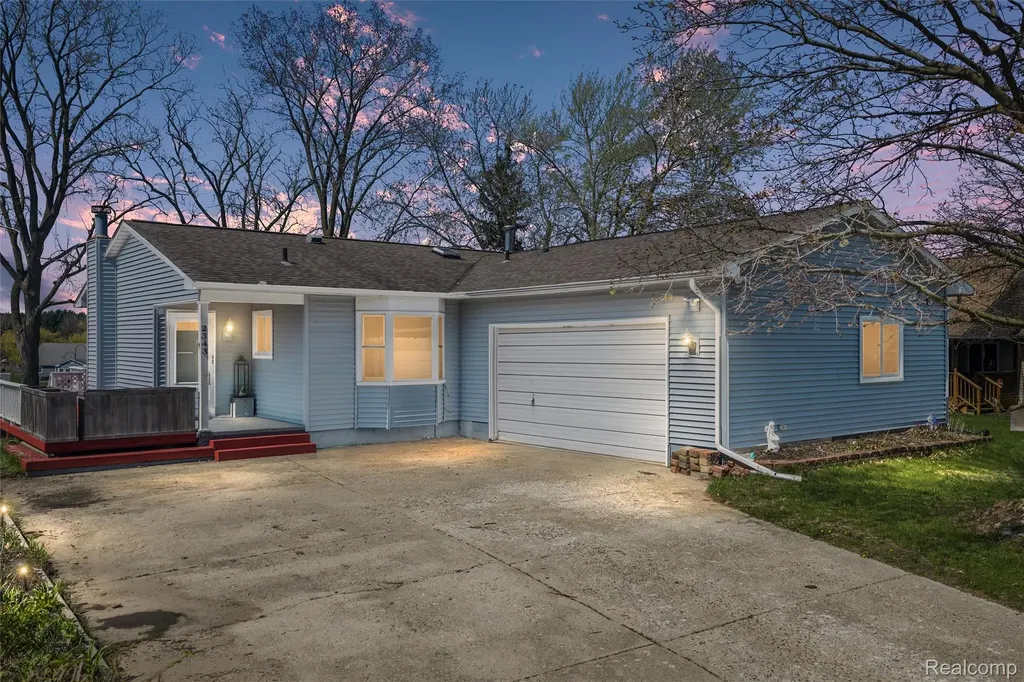 2343 Huff Place Highland Charter Township MI 48356
