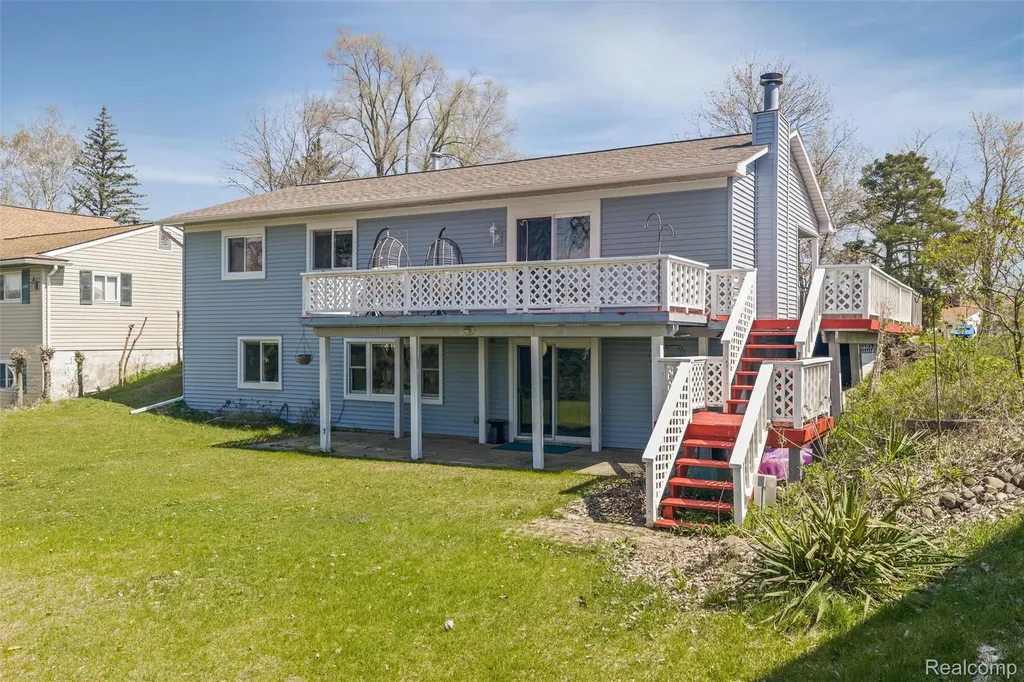 2343 Huff Place Highland Charter Township MI 48356