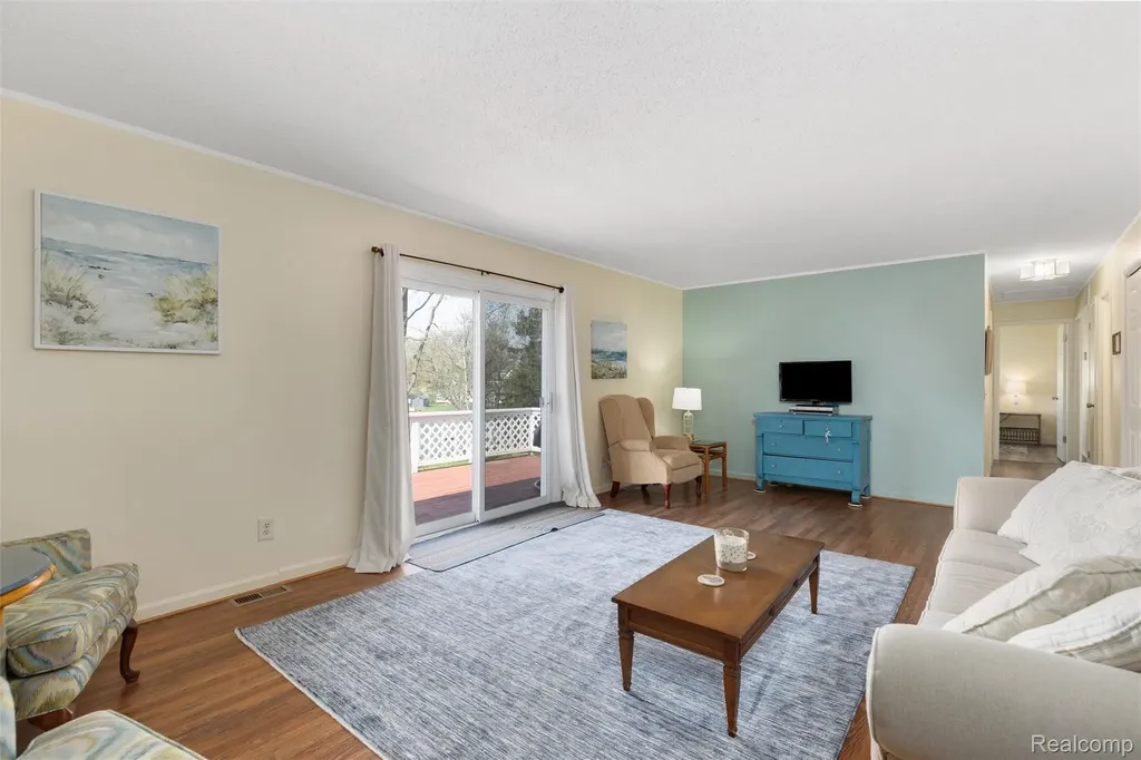 2343 Huff Place Highland Charter Township MI 48356