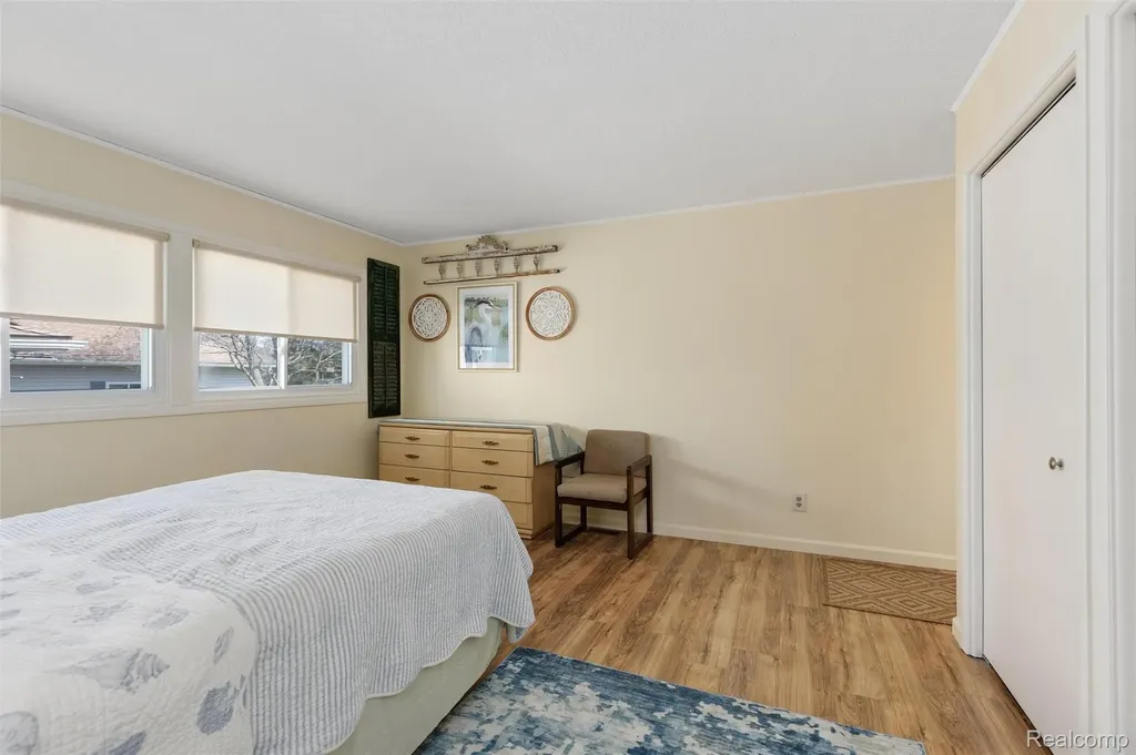 2343 Huff Place Highland Charter Township MI 48356