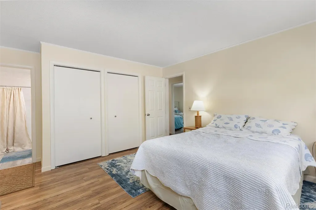 2343 Huff Place Highland Charter Township MI 48356
