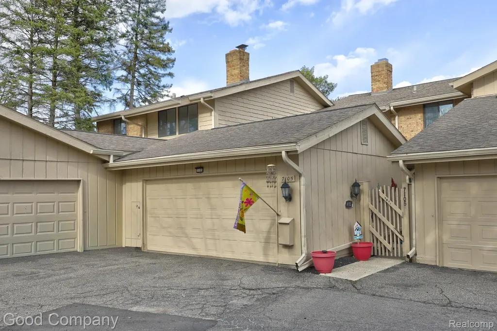 7105 Pebble Park Drive West Bloomfield Charter Township MI 48322