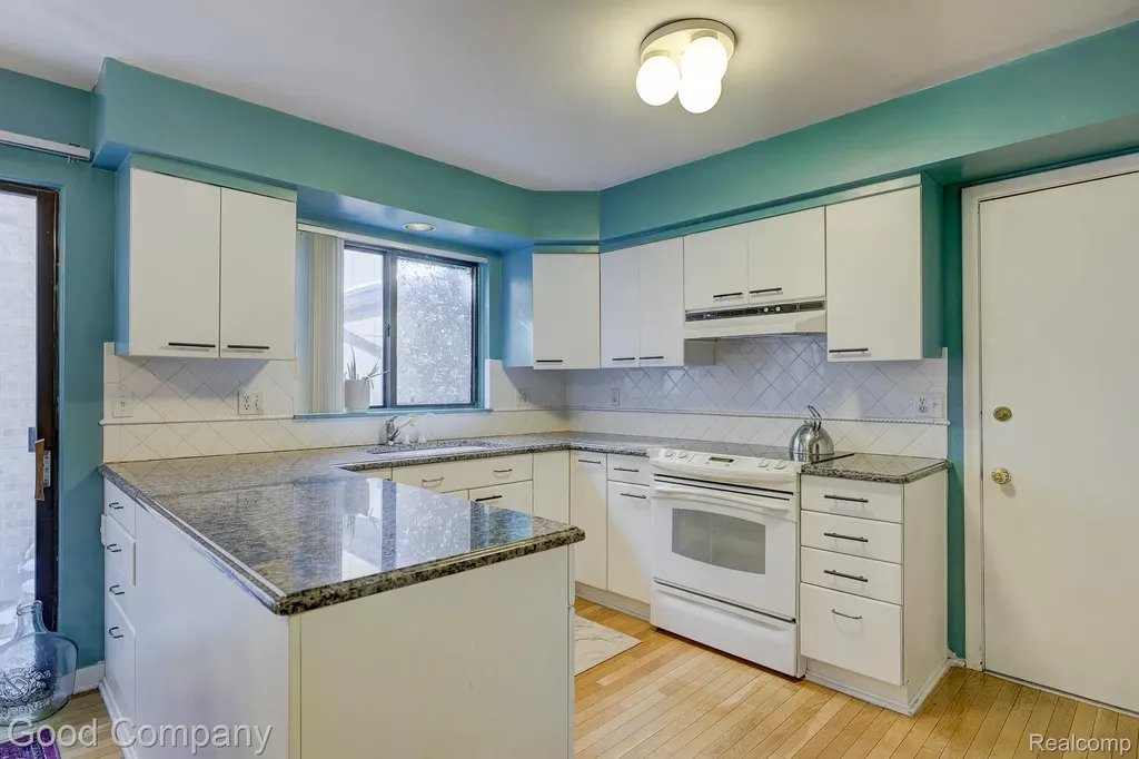 7105 Pebble Park Drive West Bloomfield Charter Township MI 48322