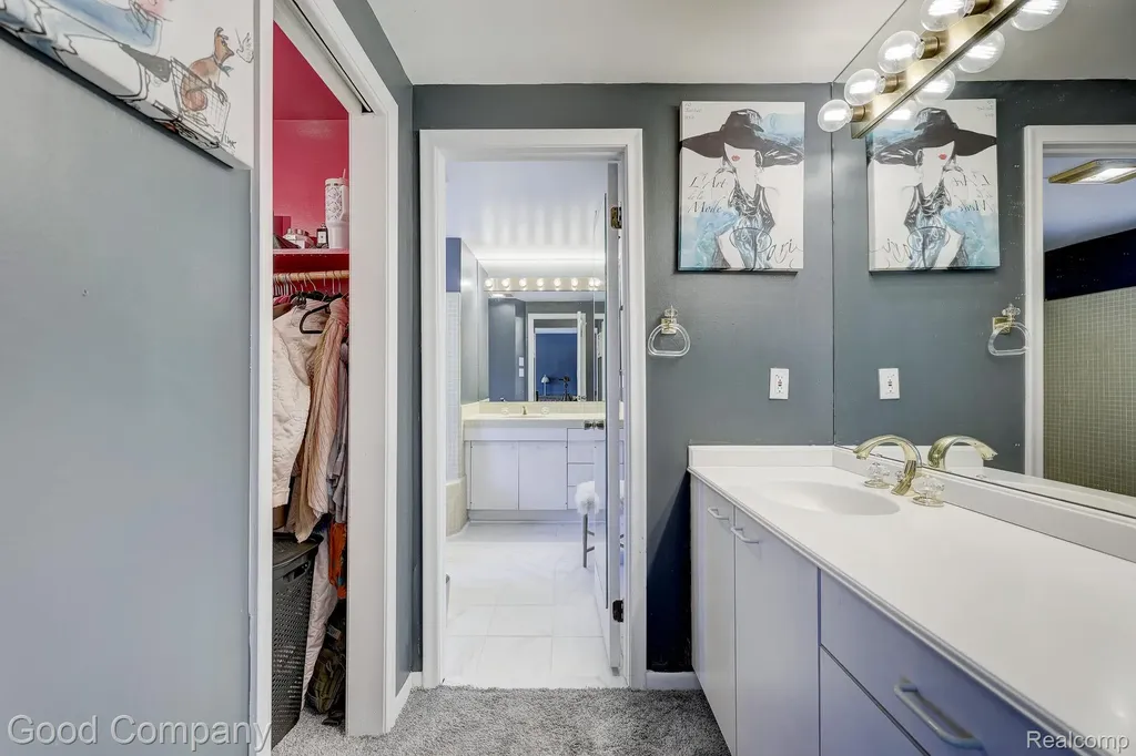 7105 Pebble Park Drive West Bloomfield Charter Township MI 48322