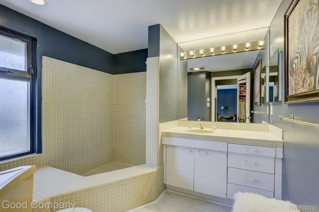 7105 Pebble Park Drive West Bloomfield Charter Township MI 48322