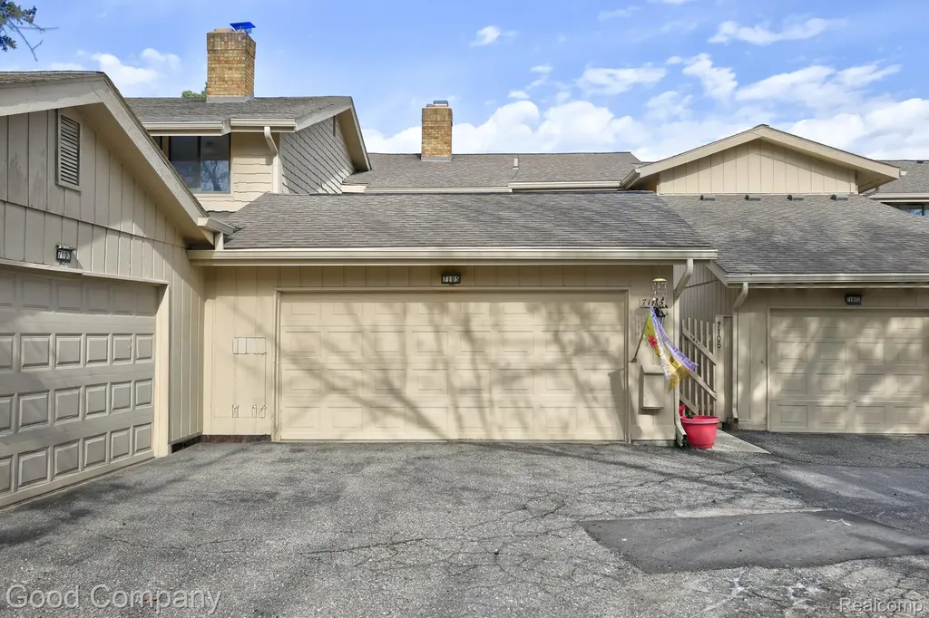7105 Pebble Park Drive West Bloomfield Charter Township MI 48322