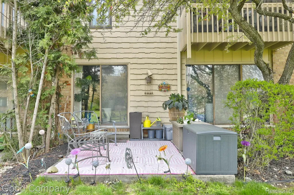 7105 Pebble Park Drive West Bloomfield Charter Township MI 48322