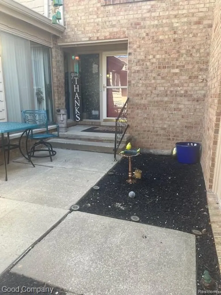 7105 Pebble Park Drive West Bloomfield Charter Township MI 48322