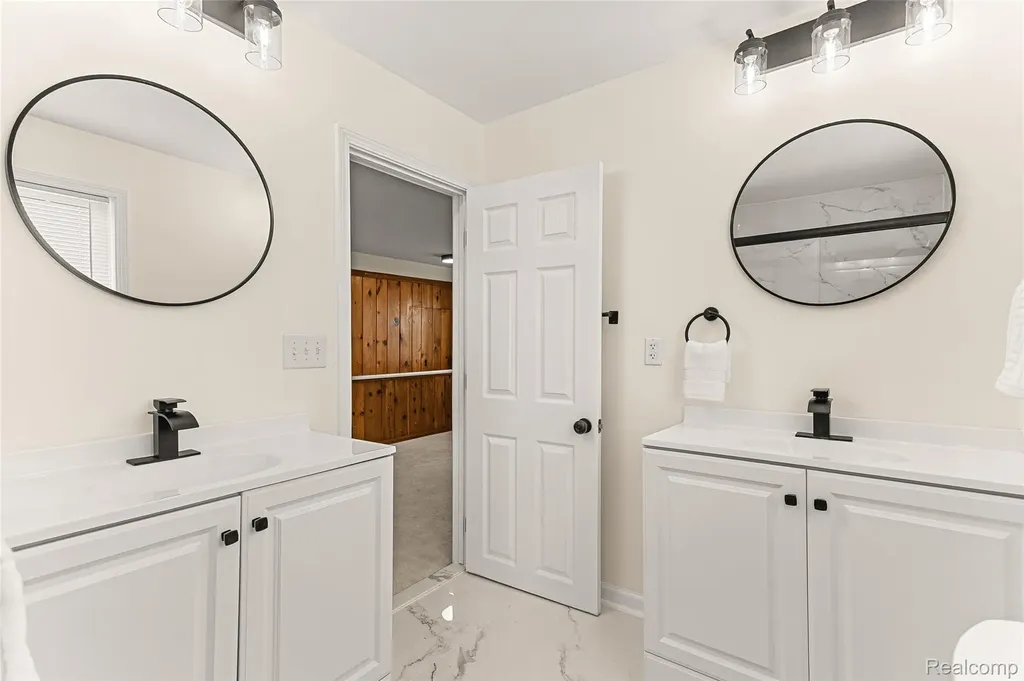 17548 Freeland Street Detroit City MI 48235