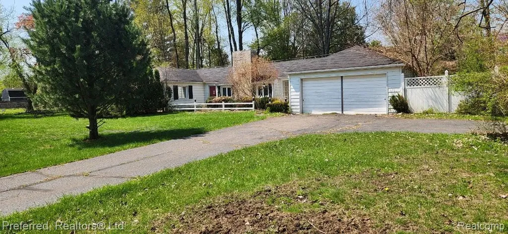 18051 Deering Street Livonia City MI 48152