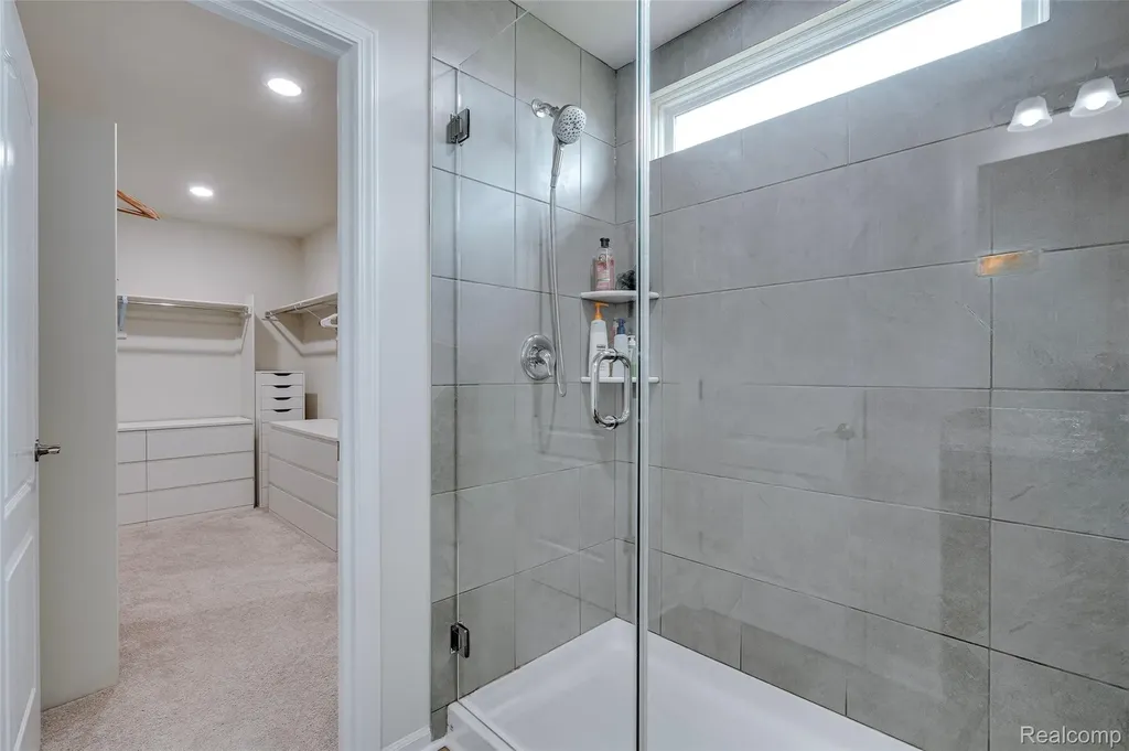 4568 Paradise Parkway Milford Charter Township MI 48381