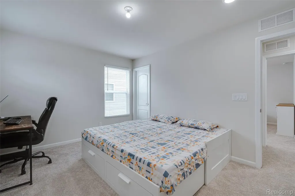 4568 Paradise Parkway Milford Charter Township MI 48381