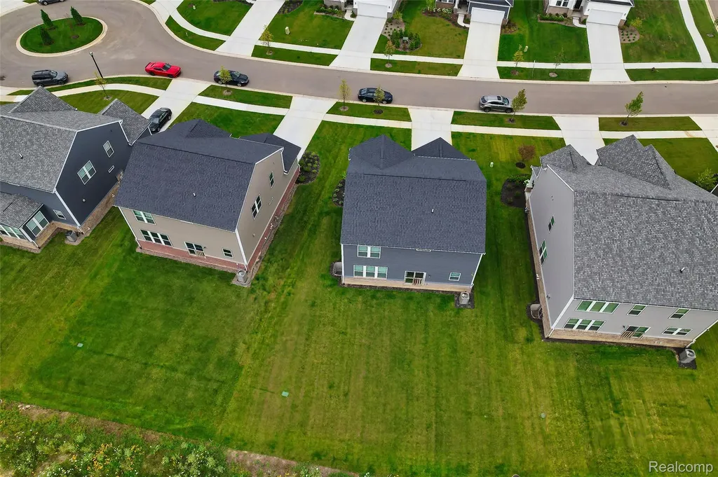 4568 Paradise Parkway Milford Charter Township MI 48381
