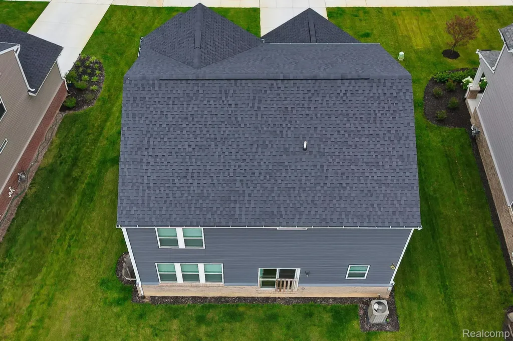 4568 Paradise Parkway Milford Charter Township MI 48381