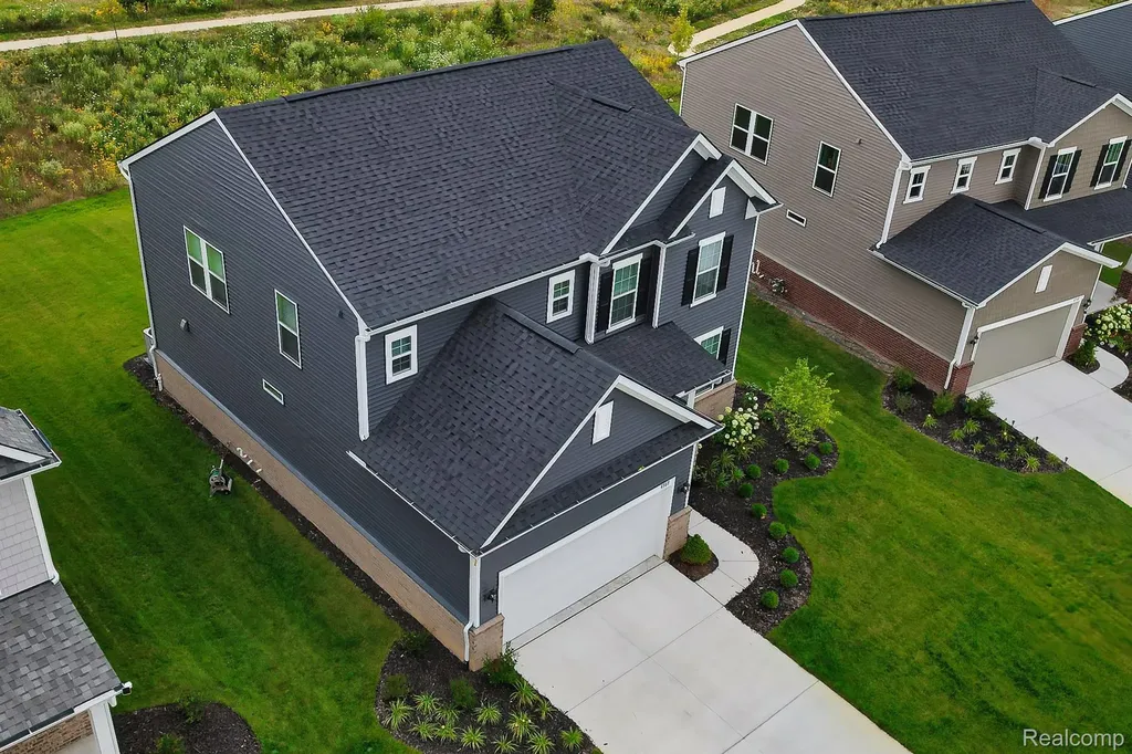 4568 Paradise Parkway Milford Charter Township MI 48381